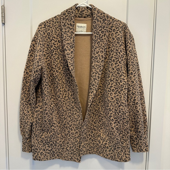 Abercrombie & Fitch Sweaters - Abercrombie & Fitch Leopard Print Sweater Cardigan Size Small Women’s
